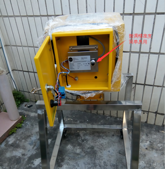 供應(yīng)梁興塑機輔機  塑料銅鋁檢測分離器 再生塑料雜質(zhì)金屬分離器 德國技術(shù)第四代金屬分離器 東莞廠家直銷保修二年 終身維護